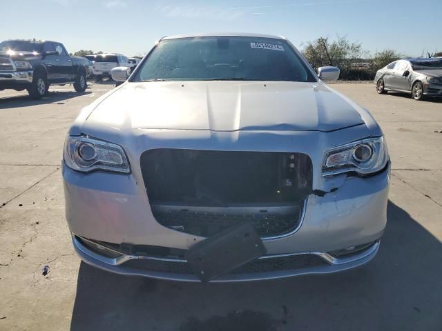 2019 Chrysler 300 Touring