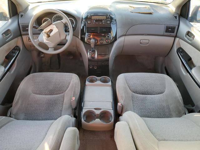 2005 Toyota Sienna CE