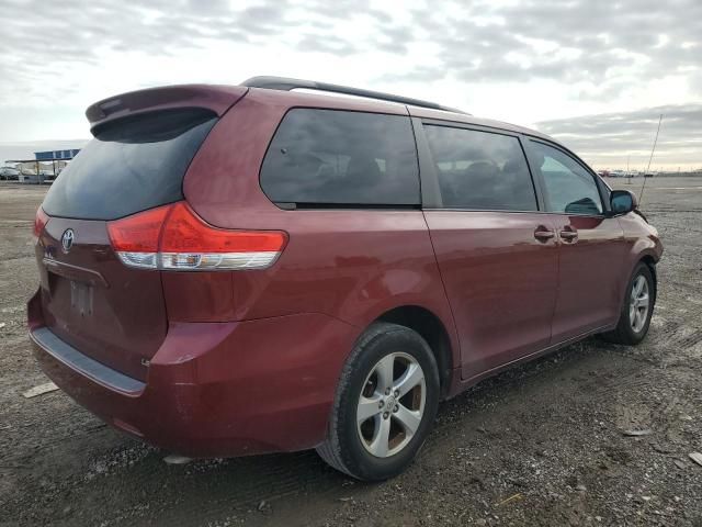 2014 Toyota Sienna LE