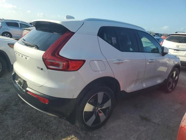 2019 Volvo XC40 T5 Momentum