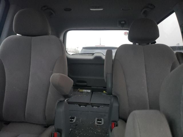 2011 KIA Sedona LX