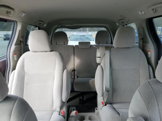 2015 Toyota Sienna LE