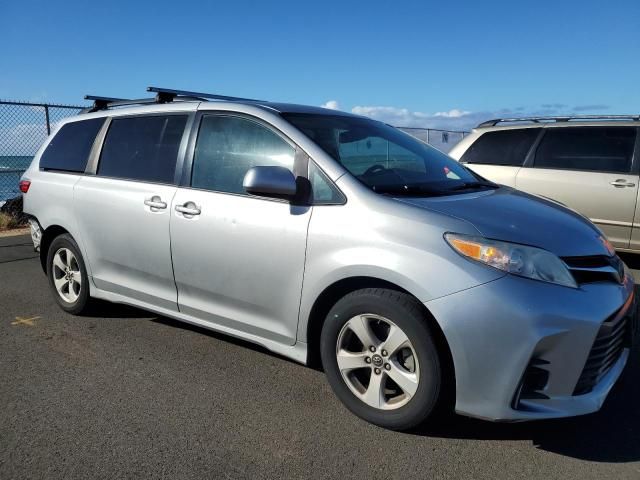 2019 Toyota Sienna LE