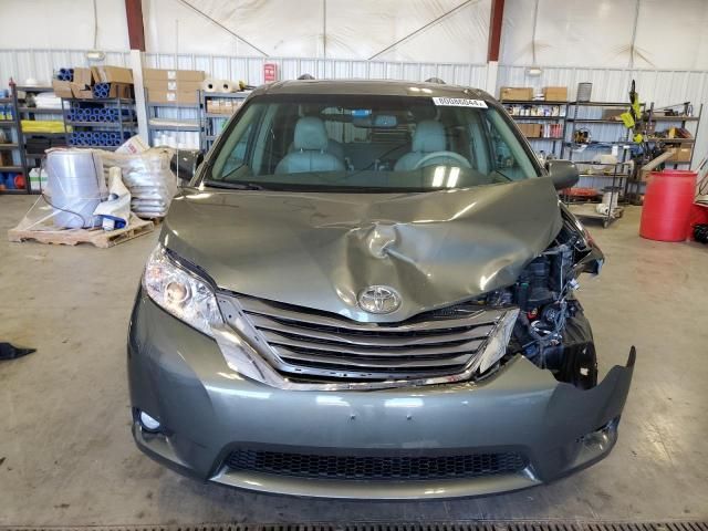 2011 Toyota Sienna XLE