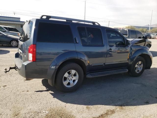 2005 Nissan Pathfinder LE