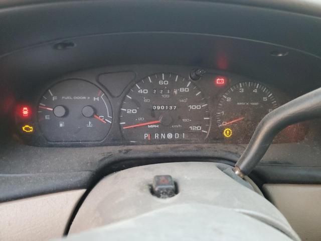 2002 Ford Taurus SE