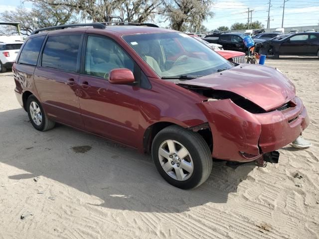 2005 Toyota Sienna XLE