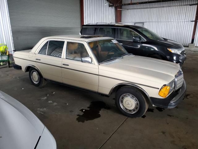 1977 Mercedes-Benz 300-Class