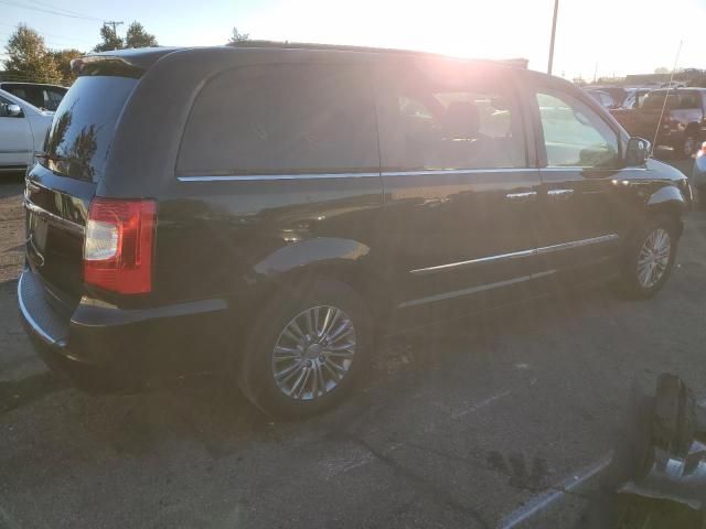 2014 Chrysler Town & Country Touring L