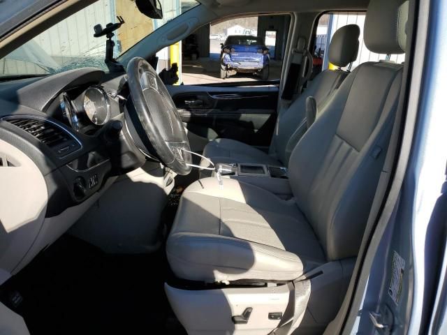 2013 Chrysler Town & Country Touring