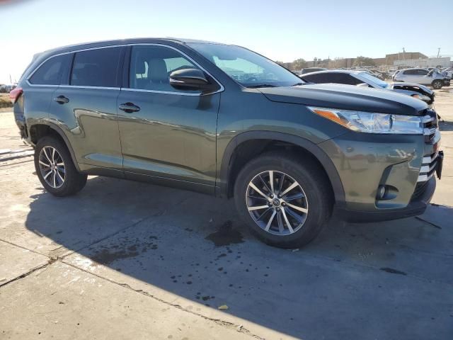 2017 Toyota Highlander SE