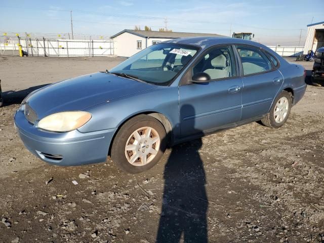 2005 Ford Taurus SE