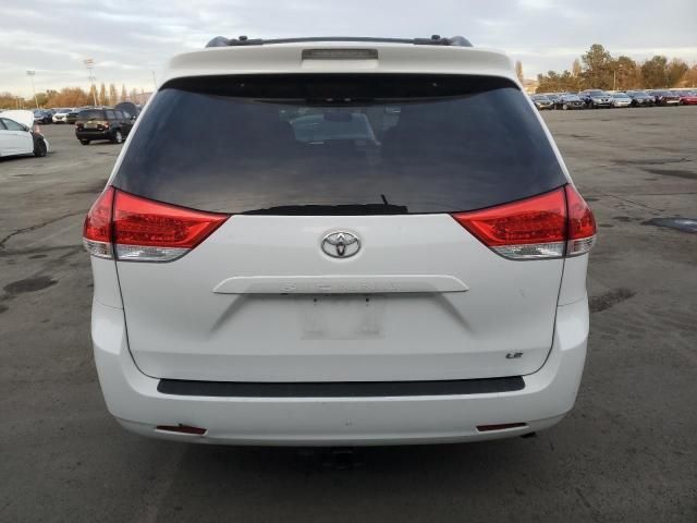 2011 Toyota Sienna LE