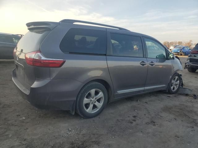 2016 Toyota Sienna LE