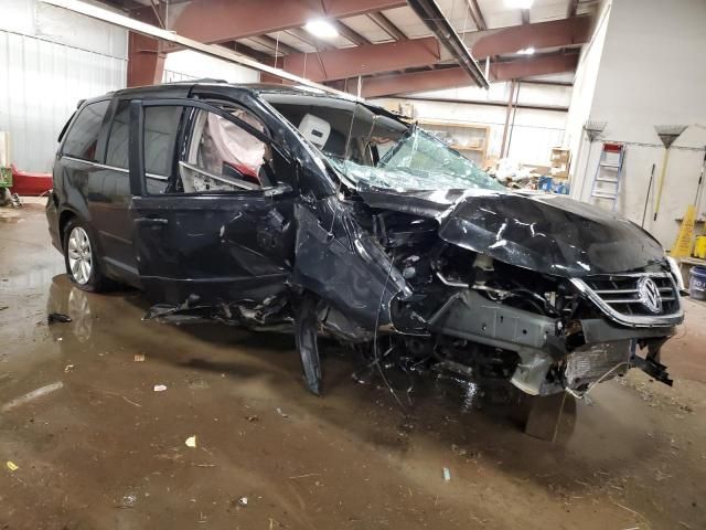 2013 Volkswagen Routan SE