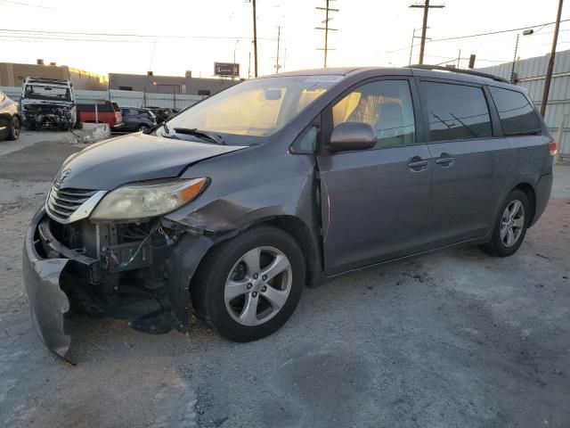 2014 Toyota Sienna LE