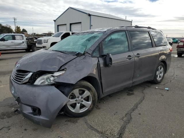 2016 Toyota Sienna LE