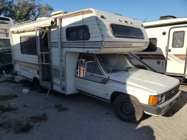 1985 Toyota Pickup Commercial / Camper RN55