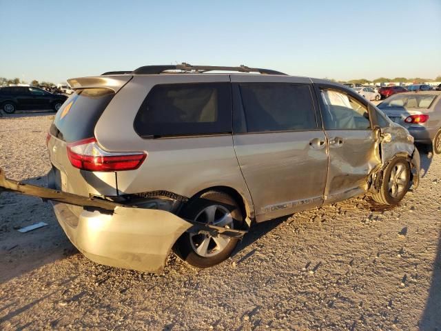 2015 Toyota Sienna LE