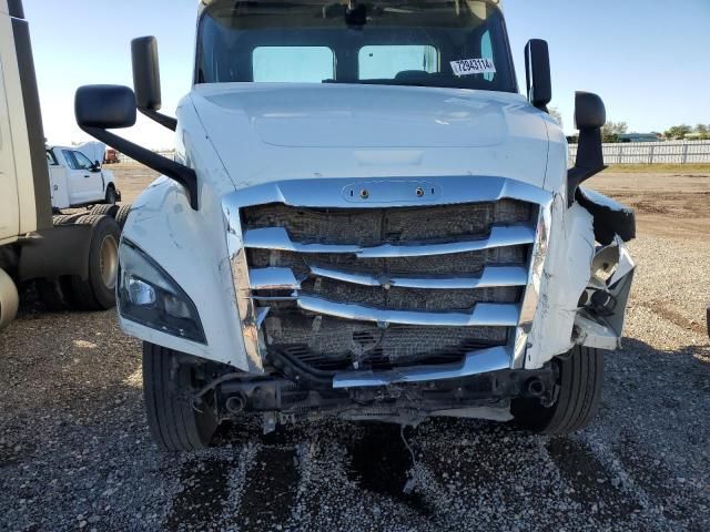 2018 Freightliner Cascadia 126