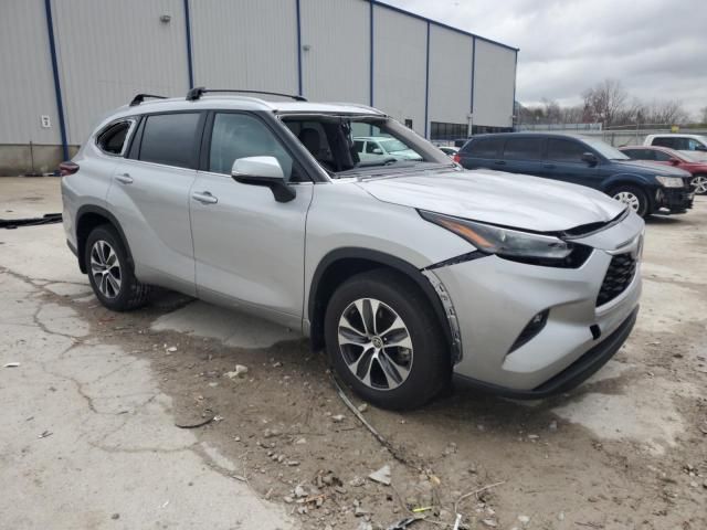 2024 Toyota Highlander LE