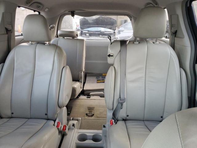 2013 Toyota Sienna XLE