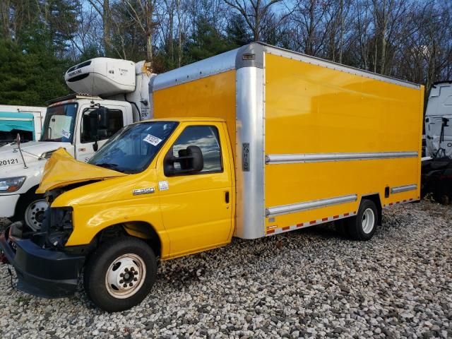 2022 Ford Econoline E350 Super Duty Cutaway Van