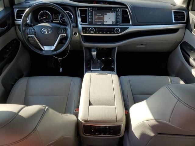 2017 Toyota Highlander SE