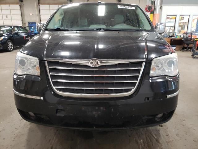 2010 Chrysler Town & Country Limited