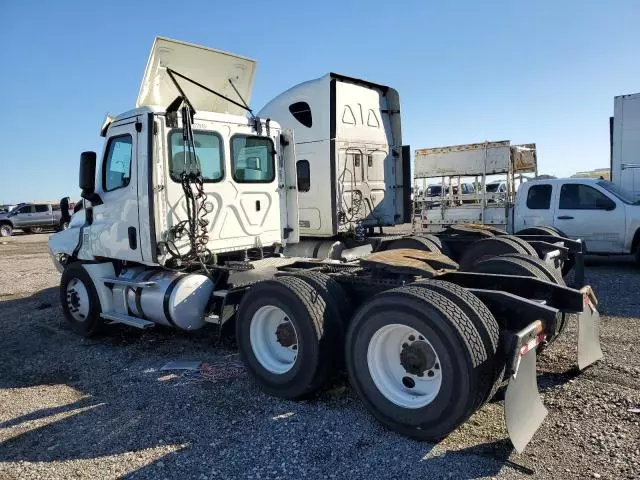 2018 Freightliner Cascadia 126