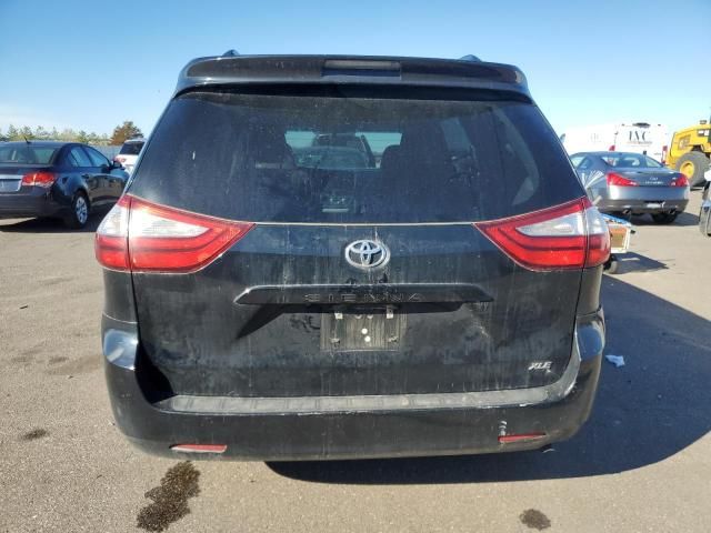 2017 Toyota Sienna XLE