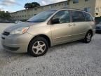 2004 Toyota Sienna CE