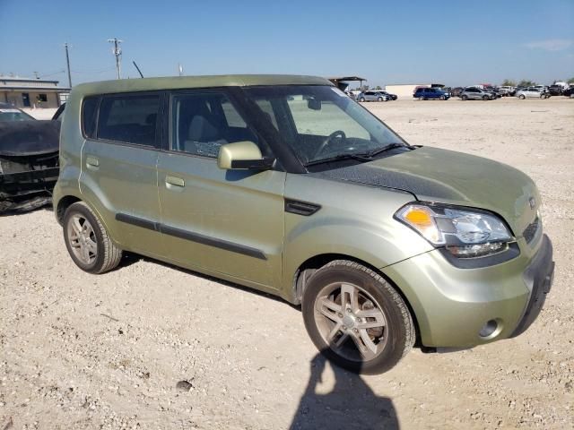 2010 KIA Soul +