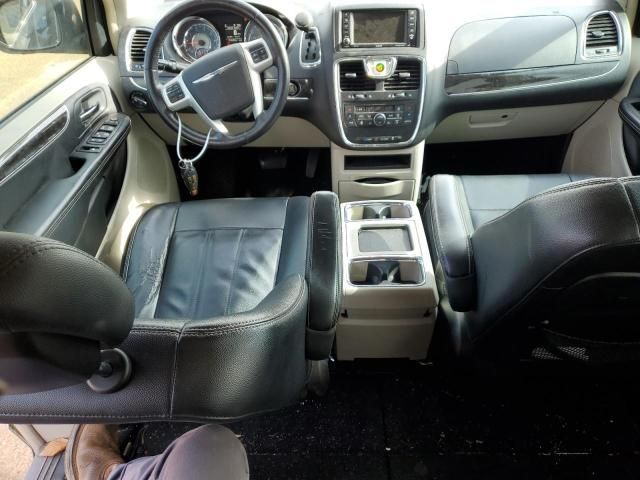 2016 Chrysler Town & Country Touring