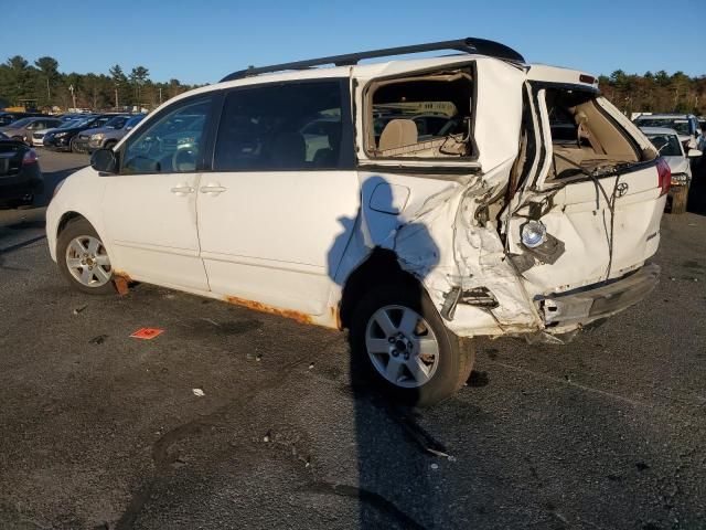 2009 Toyota Sienna CE