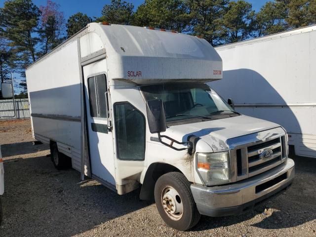 2008 Ford Econoline E350 Super Duty Cutaway Van