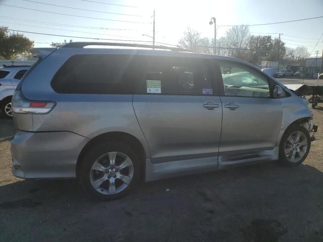 2012 Toyota Sienna Sport