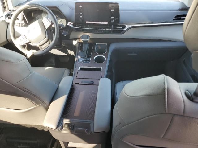 2024 Toyota Sienna XLE