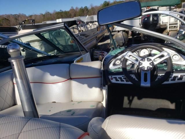 2011 Mastercraft Craft Boat