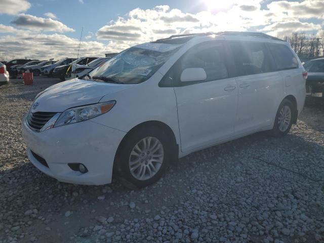 2013 Toyota Sienna XLE