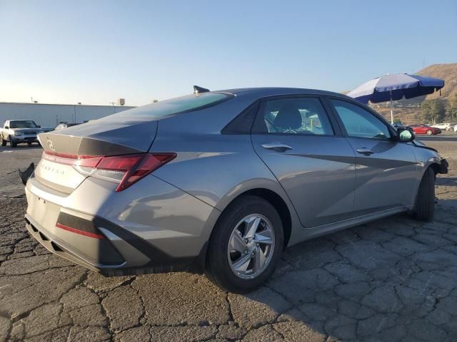 2024 Hyundai Elantra SE