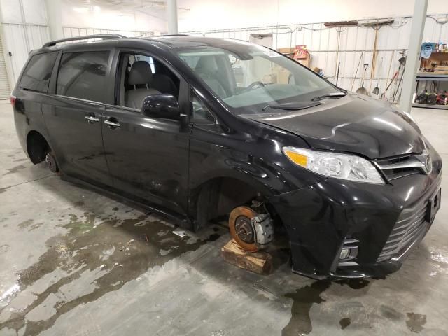 2020 Toyota Sienna XLE