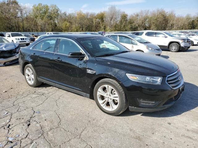 2018 Ford Taurus SEL