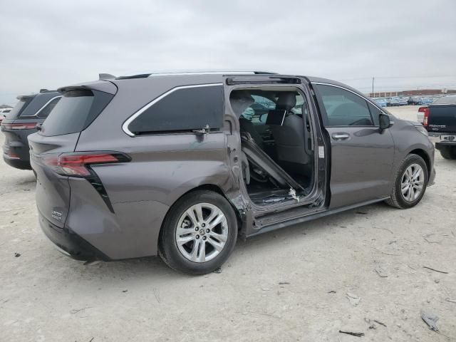 2022 Toyota Sienna Limited