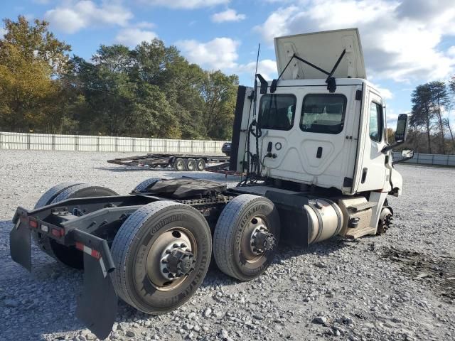 2023 Freightliner Cascadia 126