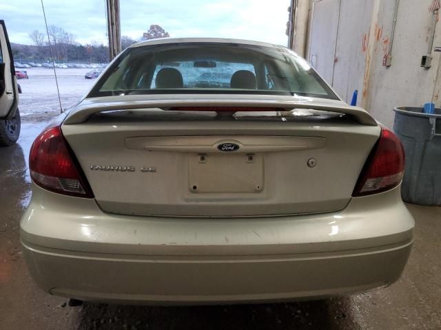 2005 Ford Taurus SE