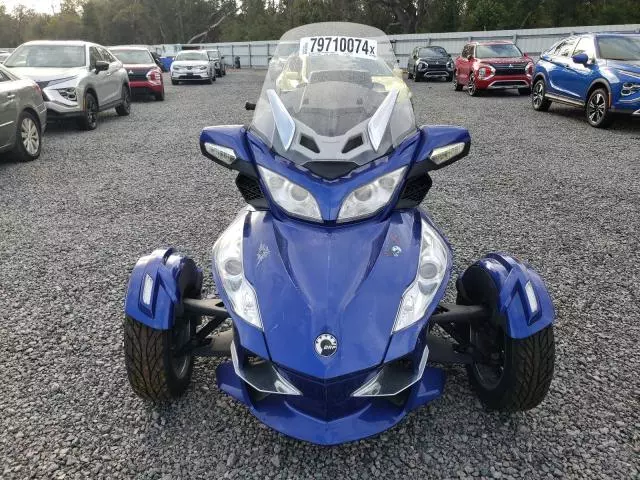 2013 Can-Am Spyder Roadster RT