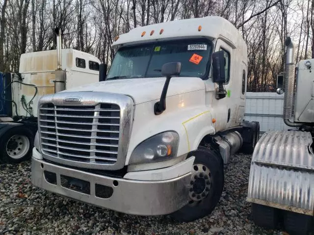 2015 Freightliner Cascadia 125