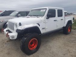 Carros dañados por inundaciones a la venta en subasta: 2020 Jeep Gladiator Sport