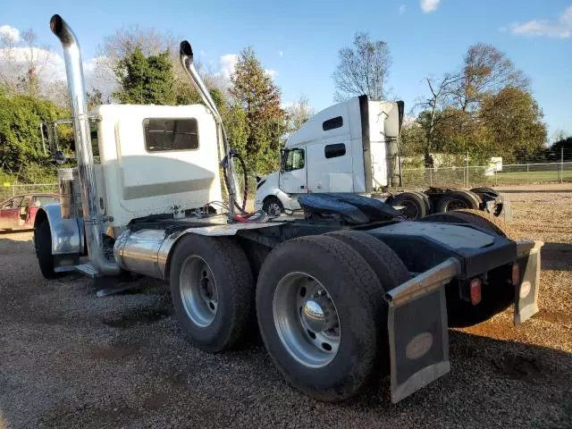 2001 Peterbilt 379